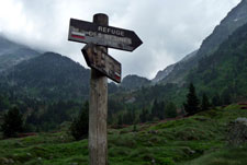 France-Pyrenees-Follow the GR10 in the Pyrenees